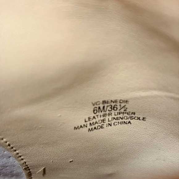 Vince Camuto Croc Embossed Block Heel Booties 6M - Picture 6 of 6